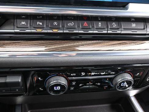 Used 2023 Chevrolet Silverado 1500 LT Trail Boss w/ LT Trail Boss Premium Package image 30