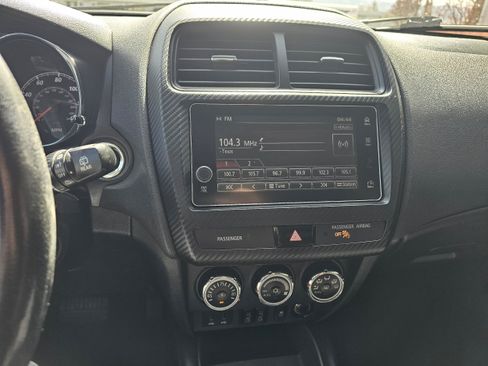 Used 2018 Mitsubishi Outlander Sport SE AWD/4WD image 13