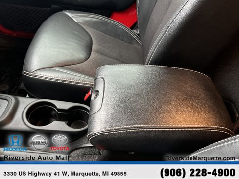 Used 2017 Jeep Wrangler Freedom Edition image 19