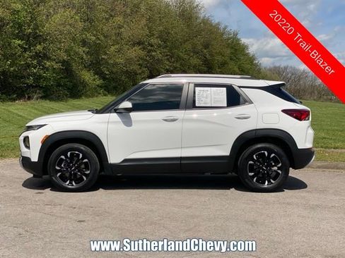 Used 2022 Chevrolet TrailBlazer LT w/ Convenience Package FWD image 4