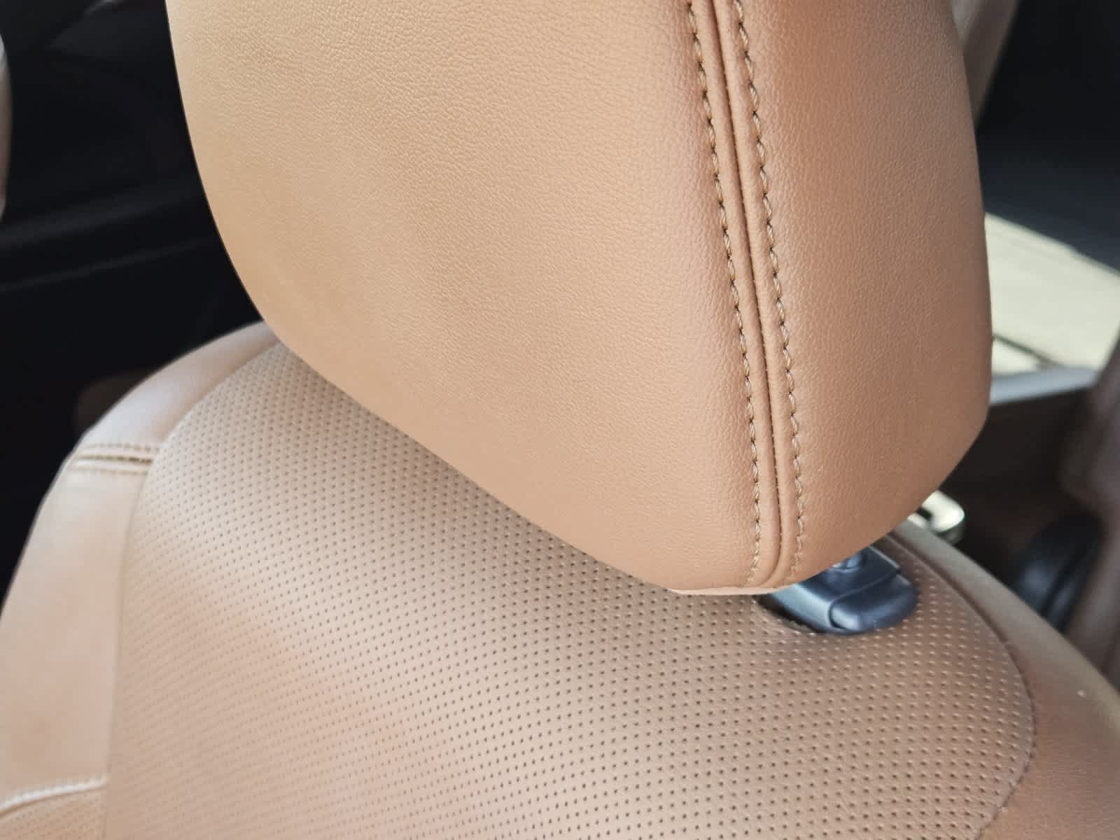 Used 2019 Toyota Highlander Limited Platinum w/ Carpet Mat Package (TMS) AWD/4WD image 12