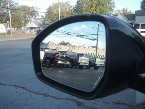 Used 2022 Land Rover Range Rover Evoque R-Dynamic S image 25