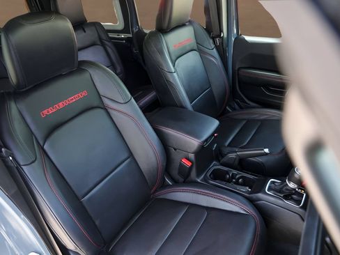 Used 2024 Jeep Wrangler Unlimited Rubicon AWD/4WD image 27