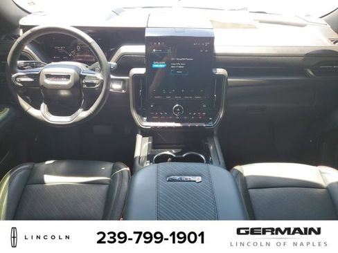 Used 2025 GMC Yukon XL AT4 w/ AT4 Premium Package AWD/4WD image 17