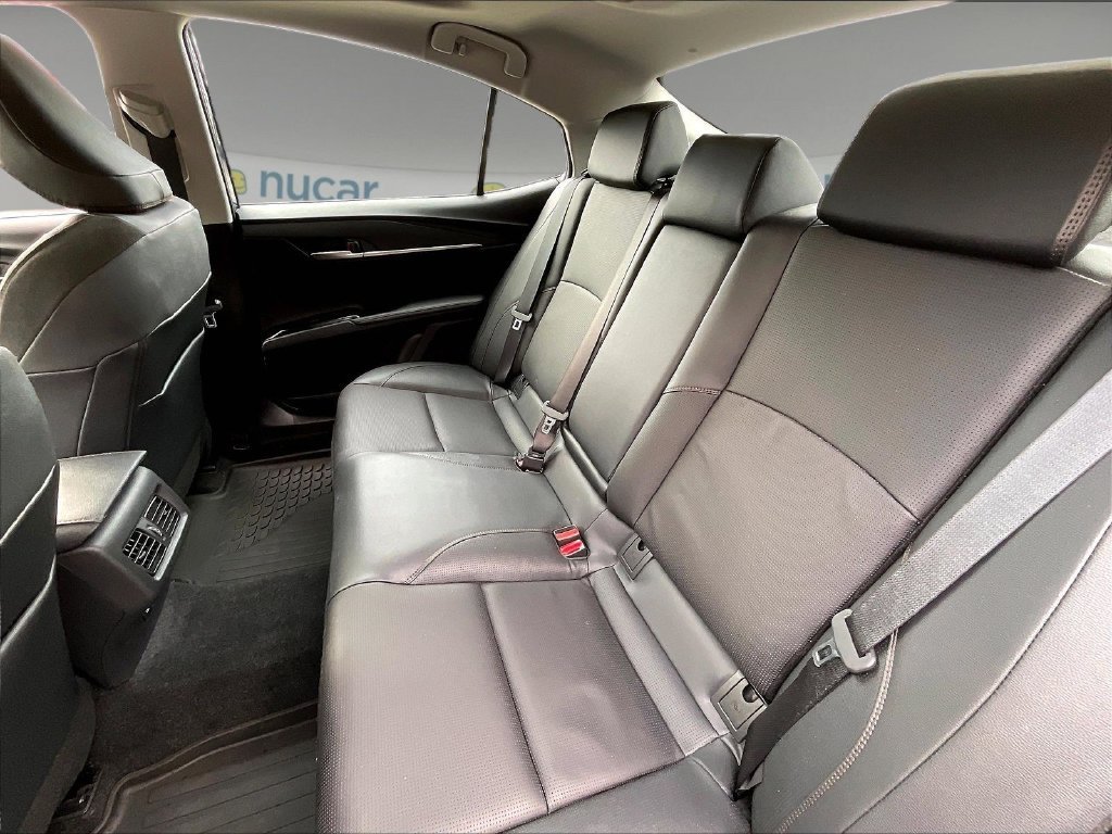 Used 2026 Toyota Camry XLE w/ Premium Plus Package AWD/4WD image 14