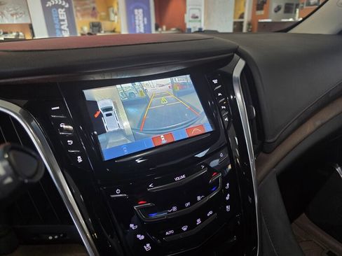 Used 2019 Cadillac Escalade Premium Luxury AWD/4WD image 41