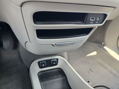 Used 2017 Chrysler Pacifica Touring-L FWD image 22