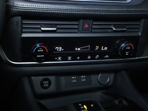 Used 2025 Nissan Rogue SV FWD image 26