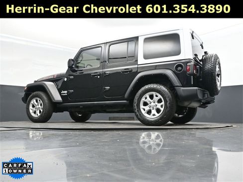 Used 2021 Jeep Wrangler Unlimited Islander image 42