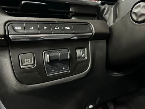 Used 2021 Cadillac Escalade Premium Luxury image 22