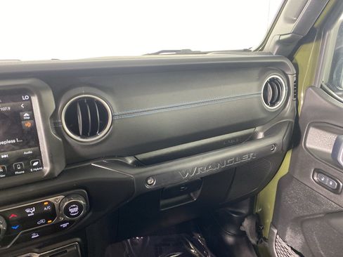 Used 2023 Jeep Wrangler Unlimited Rubicon 4xe AWD/4WD image 33