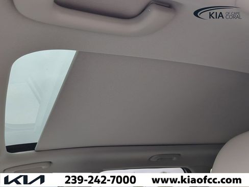 New 2025 Kia Sorento S w/ Panoramic Sunroof Package image 20