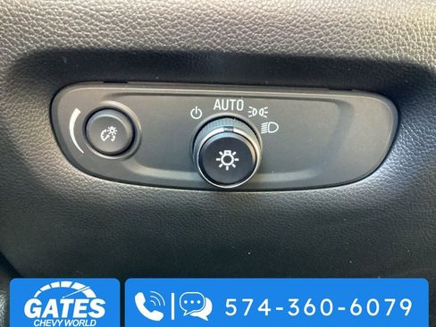 Used 2023 Chevrolet Traverse LS image 22