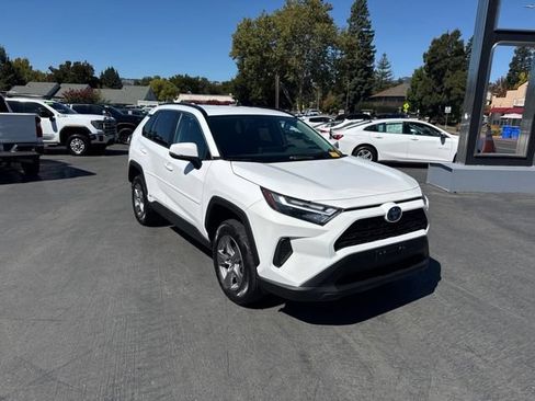 Used 2024 Toyota RAV4 LE AWD/4WD image 3