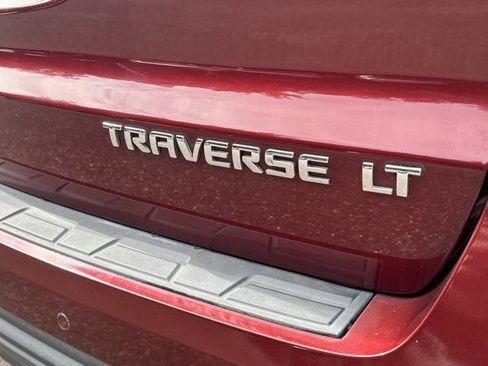 Used 2016 Chevrolet Traverse LT w/ Style and Technology Package FWD image 8