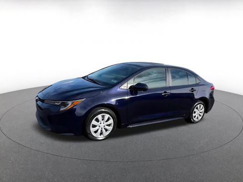 Used 2025 Toyota Corolla LE image 8