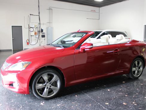 Used 2011 Lexus IS 350C RWD image 5