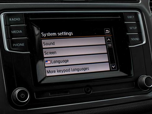 Used 2017 Volkswagen Tiguan S image 27