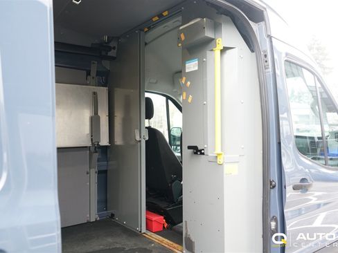 Used 2022 Ford Transit 250 148 High Roof Extended AWD w/ Parcel Delivery Package image 6