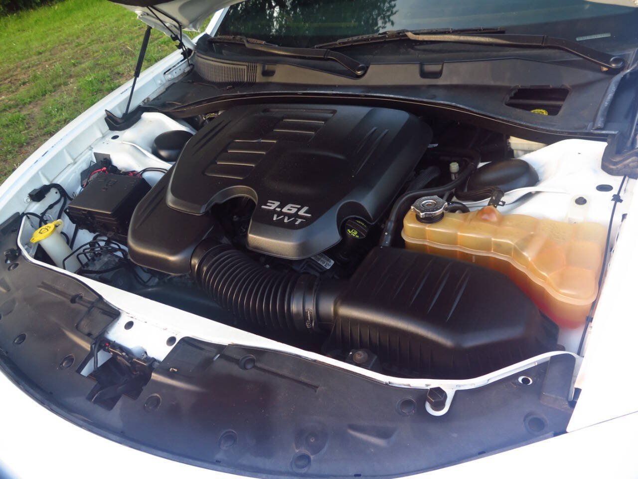 Used 2015 Dodge Charger SE w/ Popular Equipment Group RWD image 29