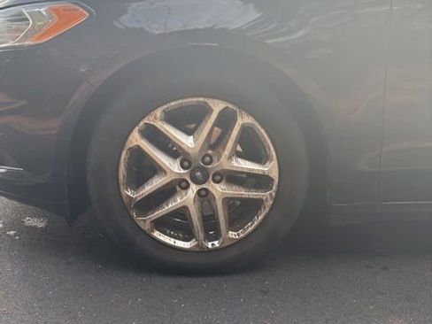 Used 2016 Ford Fusion SE w/ Equipment Group 202A image 27