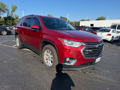 Used 2020 Chevrolet Traverse LT w/ Driver Confidence II Package AWD/4WD image 4