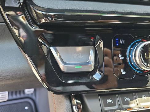 New 2026 GMC Sierra 1500 AT4 w/ Technology Package AWD/4WD image 28