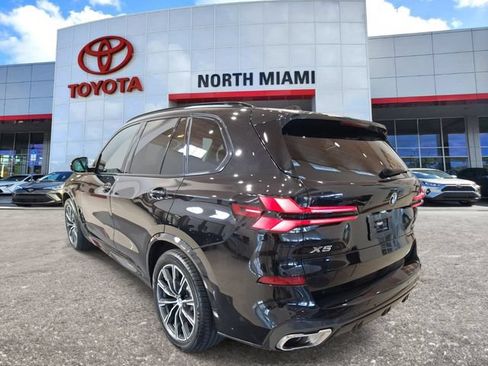 Used 2024 BMW X5 xDrive40i w/ M Sport Package AWD/4WD image 3