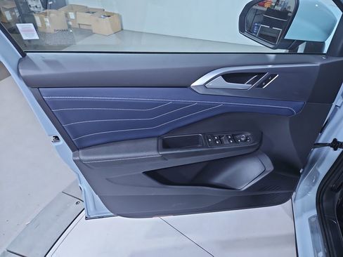 New 2025 Volkswagen Taos SEL image 10
