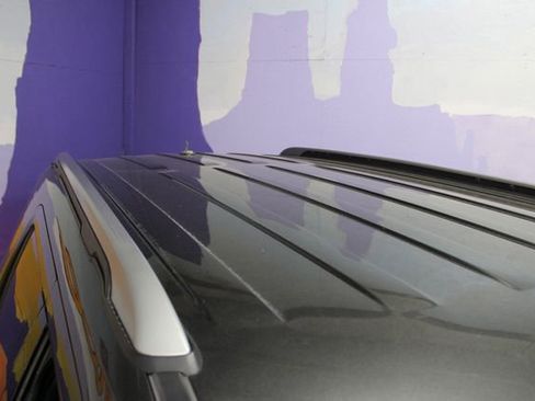 Used 2018 Ford Explorer XLT w/ XLT Technology Feature Bundle AWD/4WD image 5