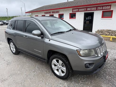 Used 2014 Jeep Compass Latitude AWD/4WD image 1