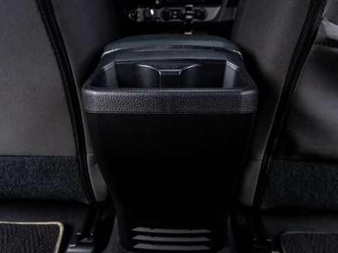 Used 2016 Toyota Tacoma TRD Sport image 32