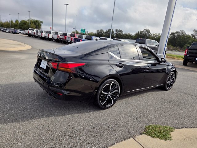 Used 2024 Nissan Altima 2.5 SR w/ SR Premium Package FWD image 12