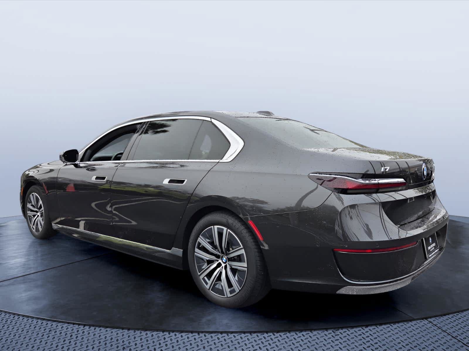 Used 2024 BMW i7 eDrive50 w/ Premium Package RWD image 5