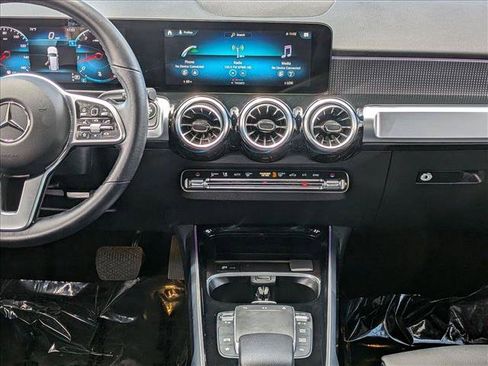 Used 2022 Mercedes-Benz GLB 250 image 14