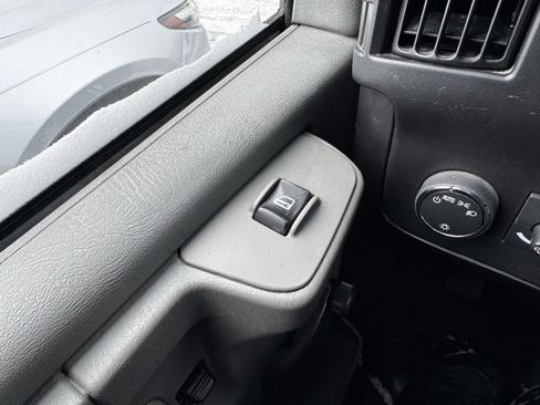 Used 2014 Chevrolet Express 2500 image 27