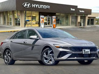 Used 2025 Hyundai Elantra Limited FWD video 2