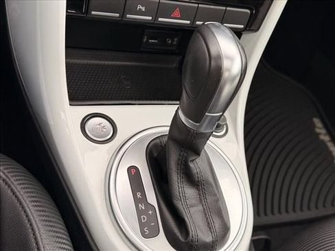 Used 2019 Volkswagen Beetle 2.0T SE w/ SE Premium Package FWD image 24