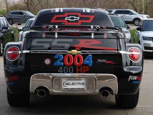 Used 2004 Chevrolet SSR w/ Preferred Equipment Group RWD image 18