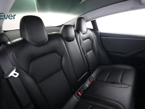 Used 2024 Tesla Model 3 Standard Range RWD image 5