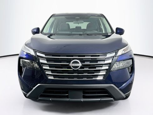 Used 2025 Nissan Rogue SV AWD/4WD image 2
