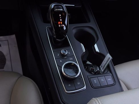 Used 2024 Cadillac XT4 Premium Luxury image 14