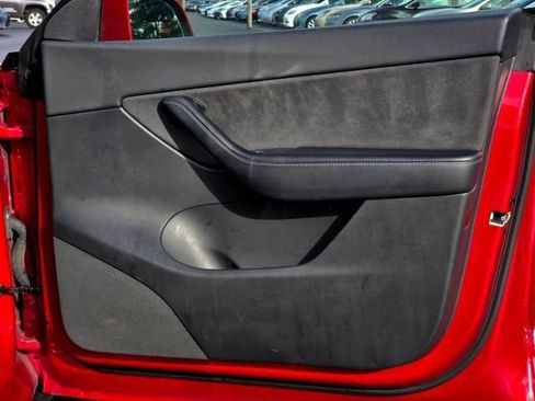 Used 2021 Tesla Model Y Long Range image 23