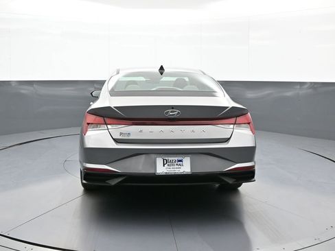 Certified 2023 Hyundai Elantra SEL w/ Preferred Accessory Package FWD image 7
