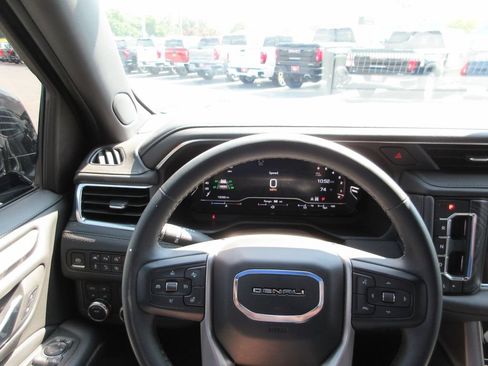 Certified 2023 GMC Yukon Denali AWD/4WD image 36