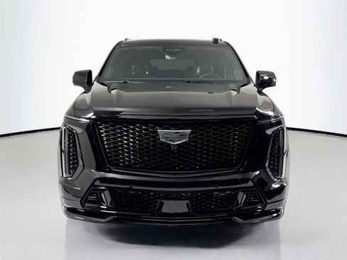 Used 2025 Cadillac Escalade ESV V w/ LPO, ONYX Package image 11