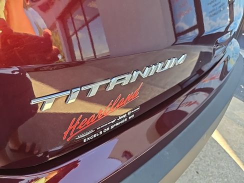 Used 2024 Ford Edge Titanium AWD/4WD image 20