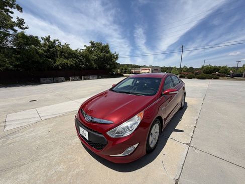 Used 2012 Hyundai Sonata Hybrid w/ Leather Pkg FWD image 24