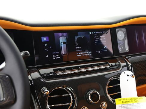 New 2026 Rolls-Royce Cullinan Black Badge image 13