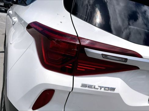 Used 2021 Kia Seltos S FWD image 32
